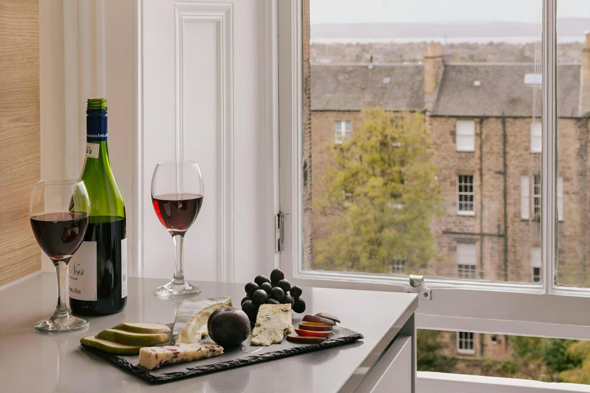 Sonder By Marriott Bonvoy Royal Garden New Town Edinburgh