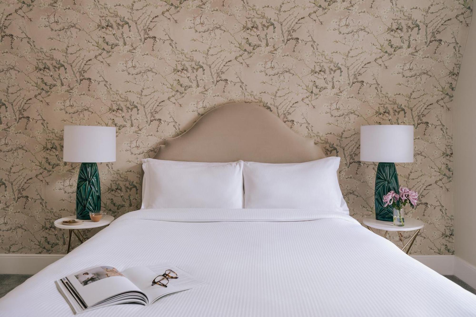 Sonder By Marriott Bonvoy Royal Garden Apartments New Town Aparthotel